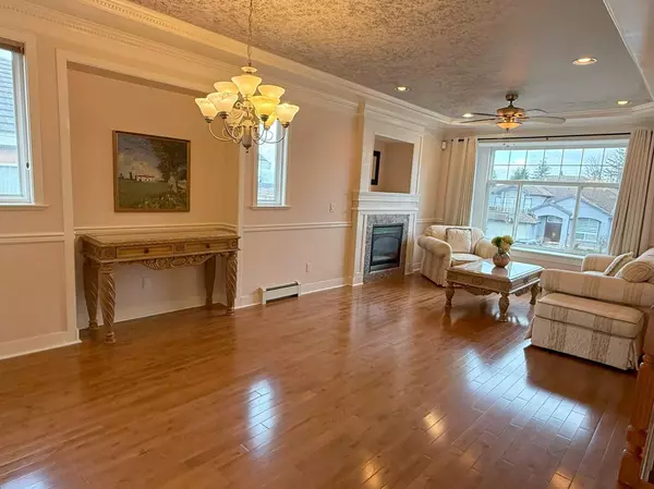 Surrey, BC V3T 3R8,10955 131a ST