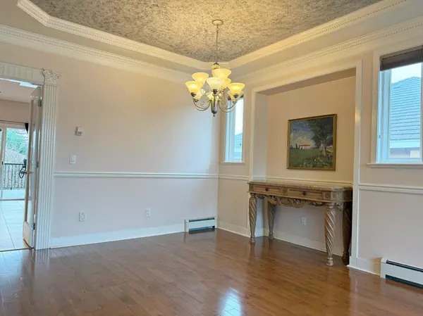 Surrey, BC V3T 3R8,10955 131a ST