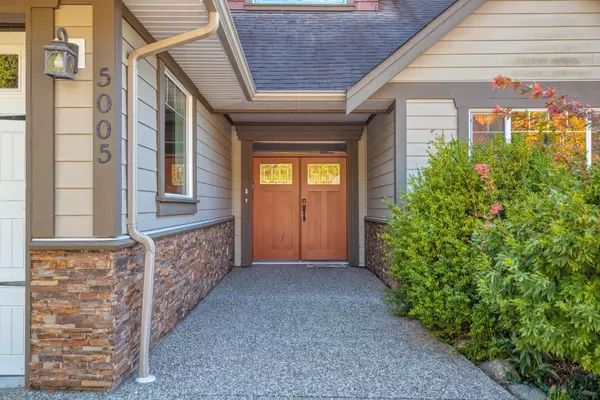 Sechelt, BC V7Z 0E9,5005 Bay RD