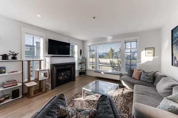 Vancouver, BC V6H 1C3,1017 W 8th AVE