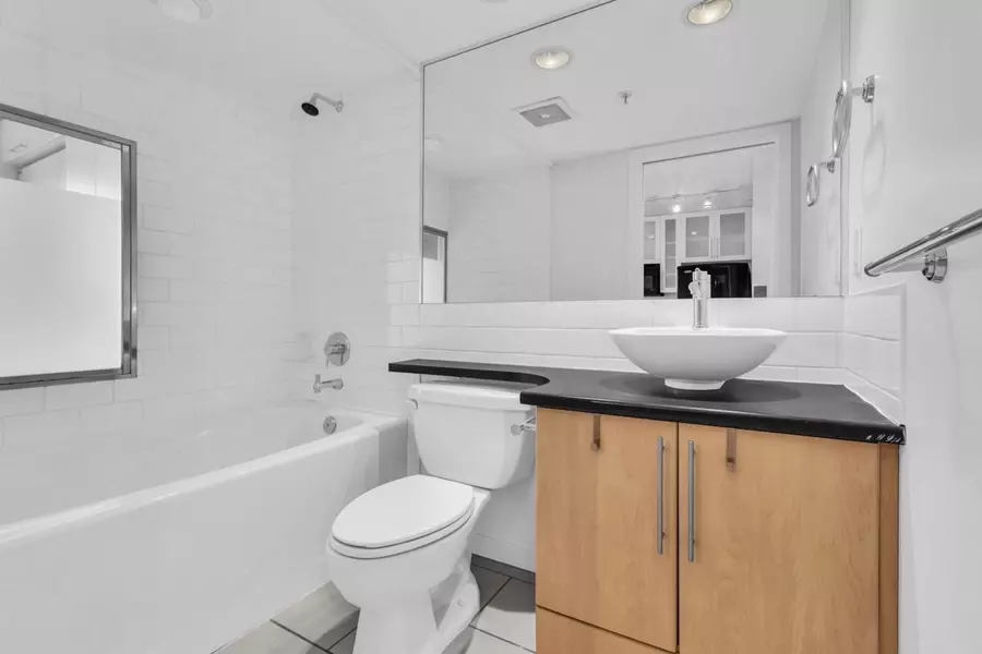 1225 Richards ST #1703, Vancouver, BC V6B 1E6