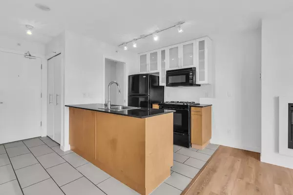 Vancouver, BC V6B 1E6,1225 Richards ST #1703