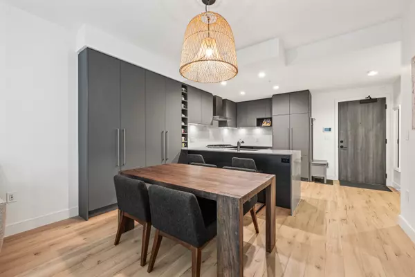 Port Moody, BC V3H 0L9,3131 Murray ST #322