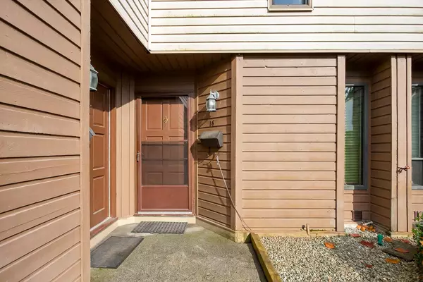 Surrey, BC V3V 5N4,9400 128 ST #14