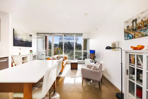 Vancouver, BC V6A 0B4,221 Union ST #318