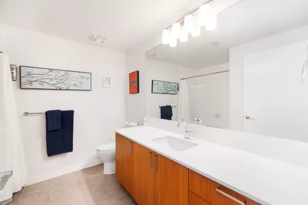 221 Union ST #318 Vancouver, BC V6A 0B4