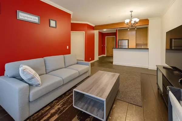 North Vancouver, BC V7G 2T2,580 Raven Woods DR #317