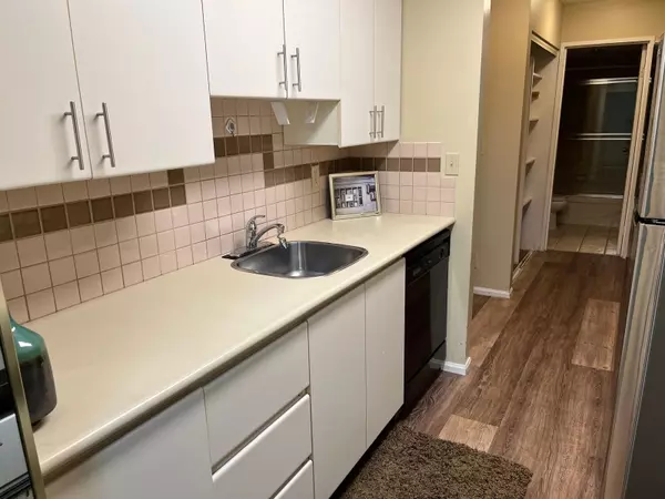 Richmond, BC V6Y 3A3,8640 Citation DR #204