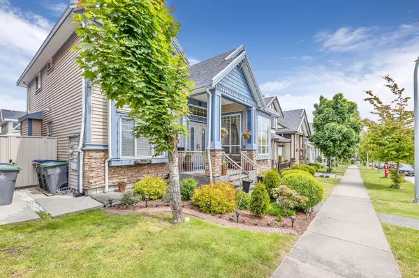 Surrey, BC V3S 2E4,14833 71a AVE