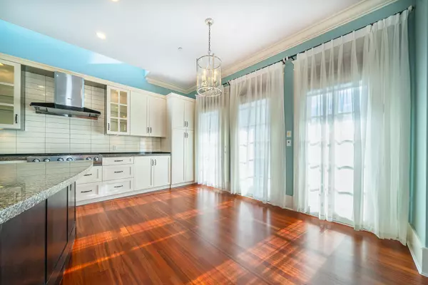 4050 W 33rd AVE Vancouver, BC V6N 2J1