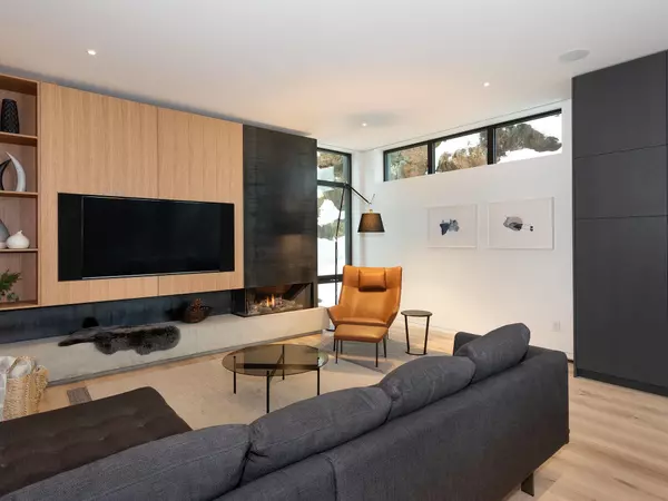 2932 Ancient Cedars LN Whistler, BC V8E 0L6