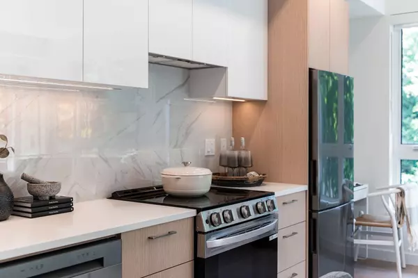 150 James RD #507 Port Moody, BC V3H 0N7