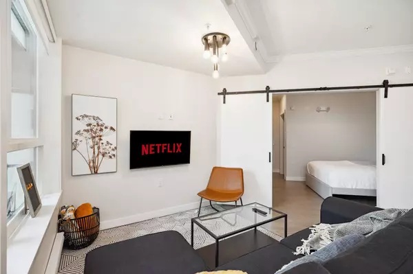 Maple Ridge, BC V2X 5Y6,12109 223 ST #417