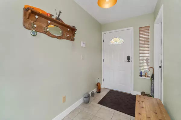 Port Moody, BC V3H 4K4,532 San Remo DR