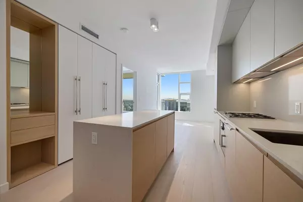 1289 Hornby ST #4307, Vancouver, BC V6Z 0G7