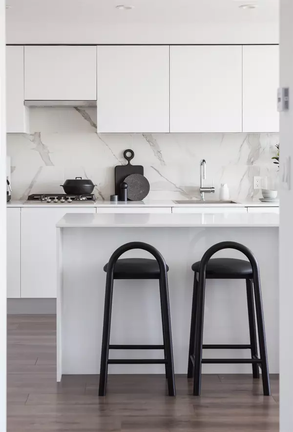 3888 Evergreen PL #1904 Burnaby, BC V3J 0M3