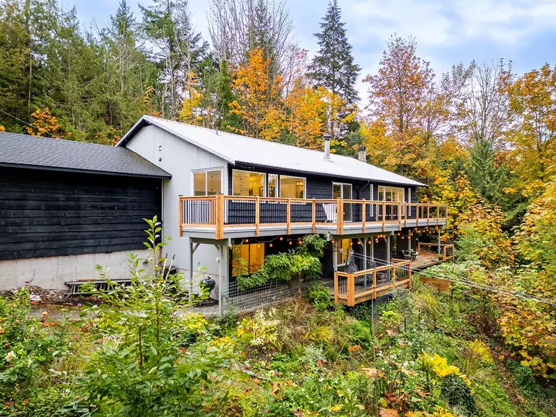 40202 Skyline DR, Squamish, BC V8B 0L1