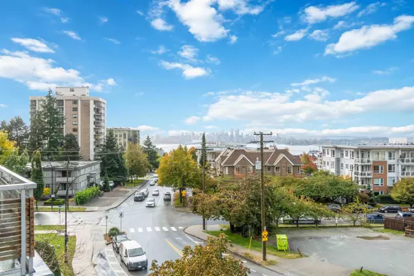 North Vancouver, BC V7M 0B1,1288 Chesterfield AVE #PH4