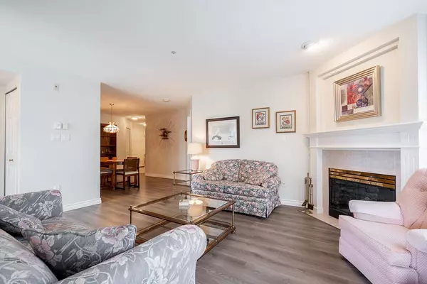 White Rock, BC V4B 5K2,1576 Merklin ST #205