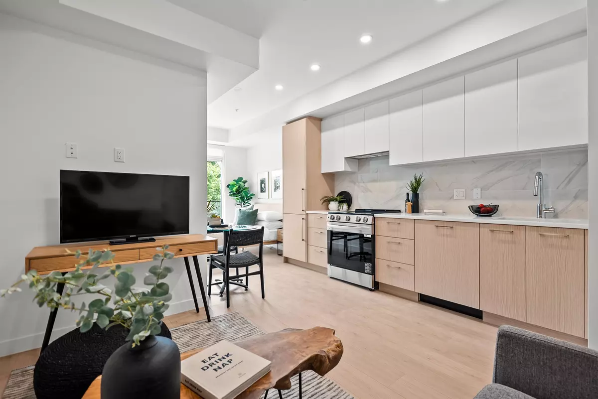 Port Moody, BC V3H 2S4,150 James RD #602