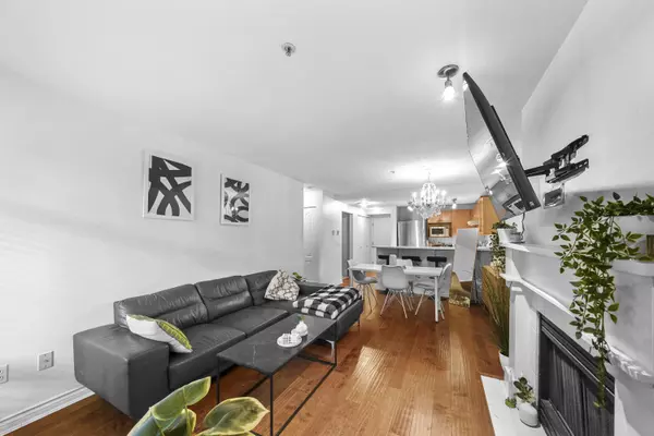 Vancouver, BC V6K 1R4,3068 W 4th AVE
