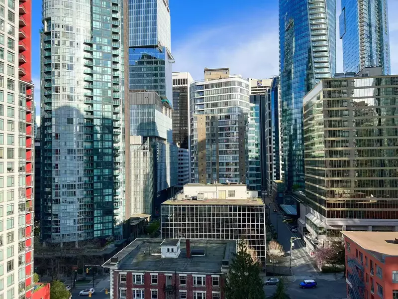 1238 Melville ST #1706, Vancouver, BC V6E 4N2