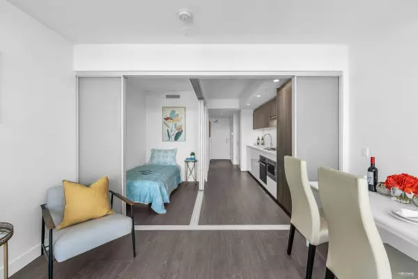 6328 No. 3 RD #623 Richmond, BC V6Y 0L6