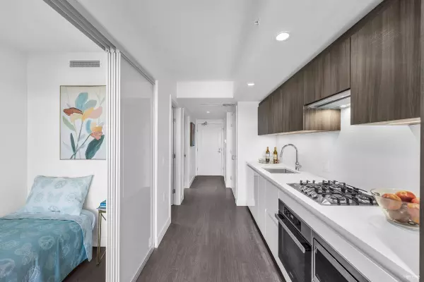 6328 No. 3 RD #623 Richmond, BC V6Y 0L6