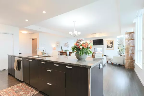 2200 Douglas RD #2202 Burnaby, BC V5C 0G8