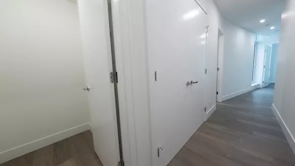 White Rock, BC V4B 0C7,1342 Johnston RD #3th