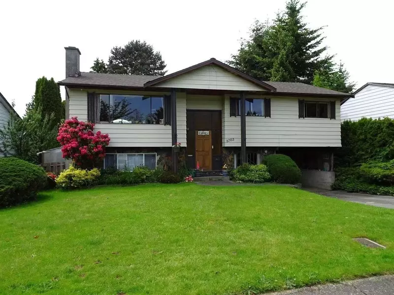 8705 152a ST, Surrey, BC V3S 5B2