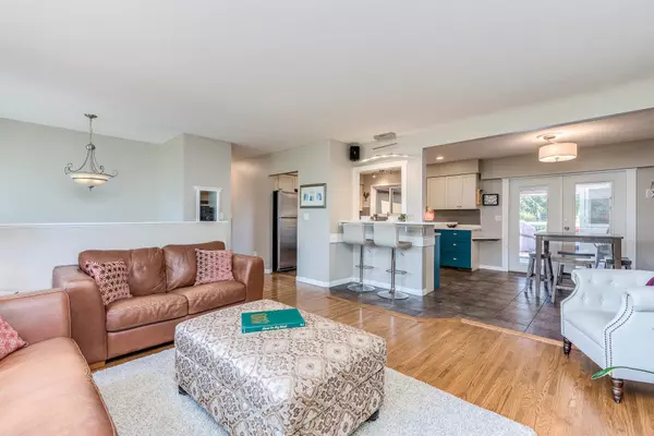 Port Coquitlam, BC V3C 1H1,2116 Audrey DR