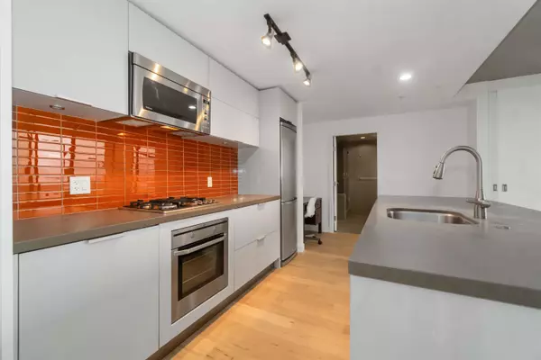 108 W Cordova ST #2803 Vancouver, BC V6B 0G5