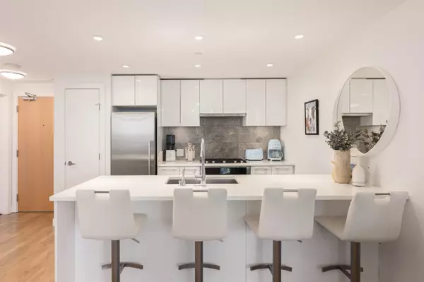 Vancouver, BC V5S 0E2,3557 Sawmill CRES #906