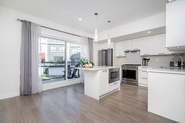 Surrey, BC V3Z 0W6,2277 Oak Meadows DR #197