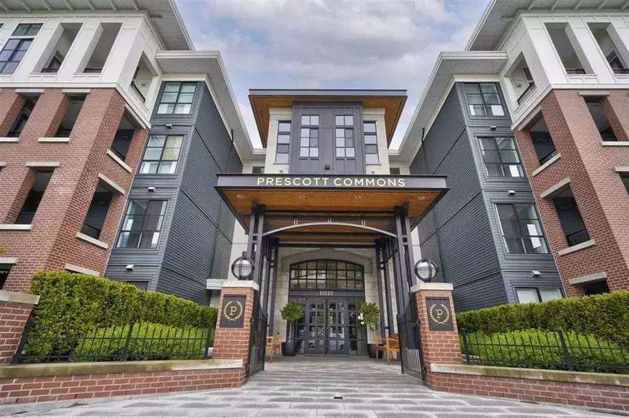 15137 33 AVE #320, Surrey, BC V3Z 0Y1