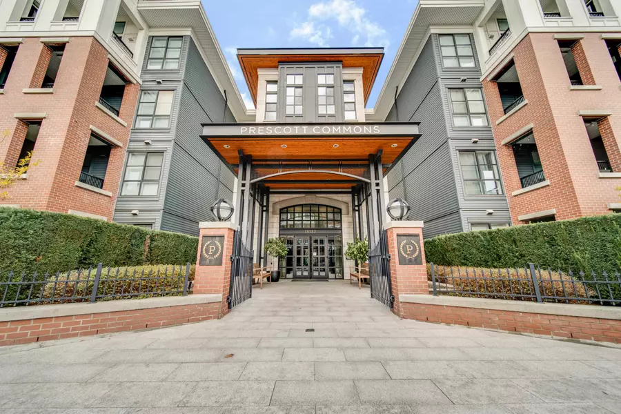 15137 33 AVE #320, Surrey, BC V3Z 0Y1