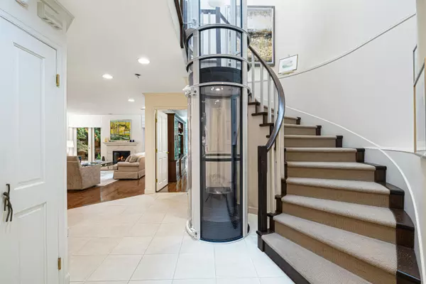 Vancouver, BC V6M 4H2,4900 Cartier ST #56
