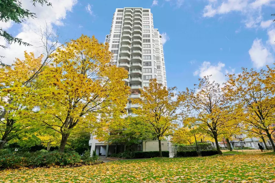 10082 148 ST #503, Surrey, BC V3R 0S3