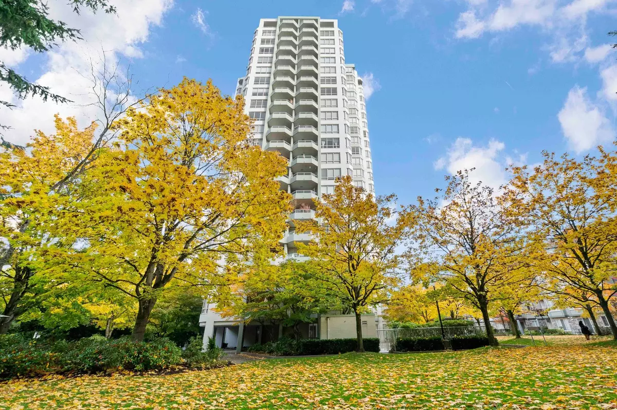 Surrey, BC V3R 0S3,10082 148 ST #503