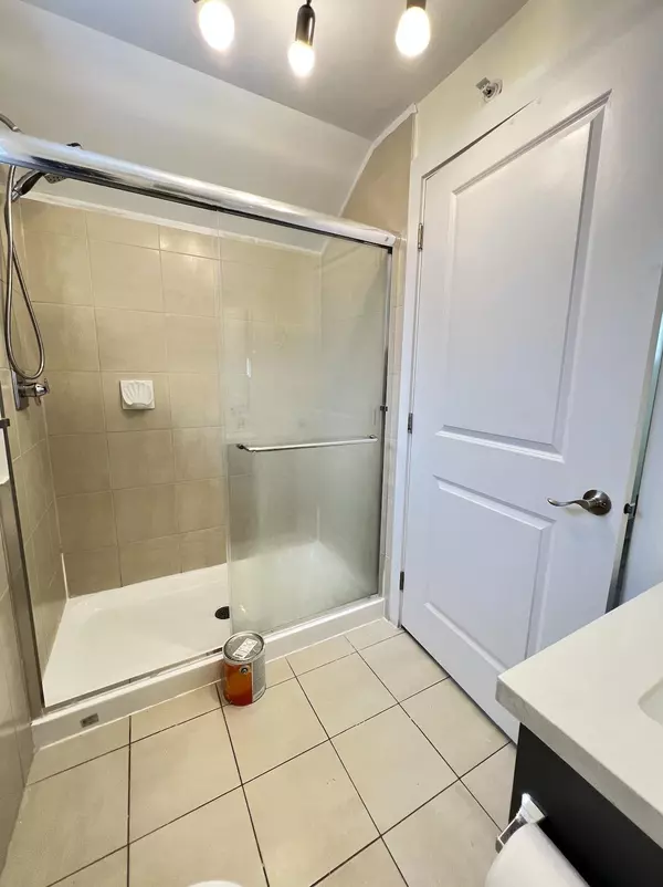 Vancouver, BC V5P 3B9,6752 Dumfries