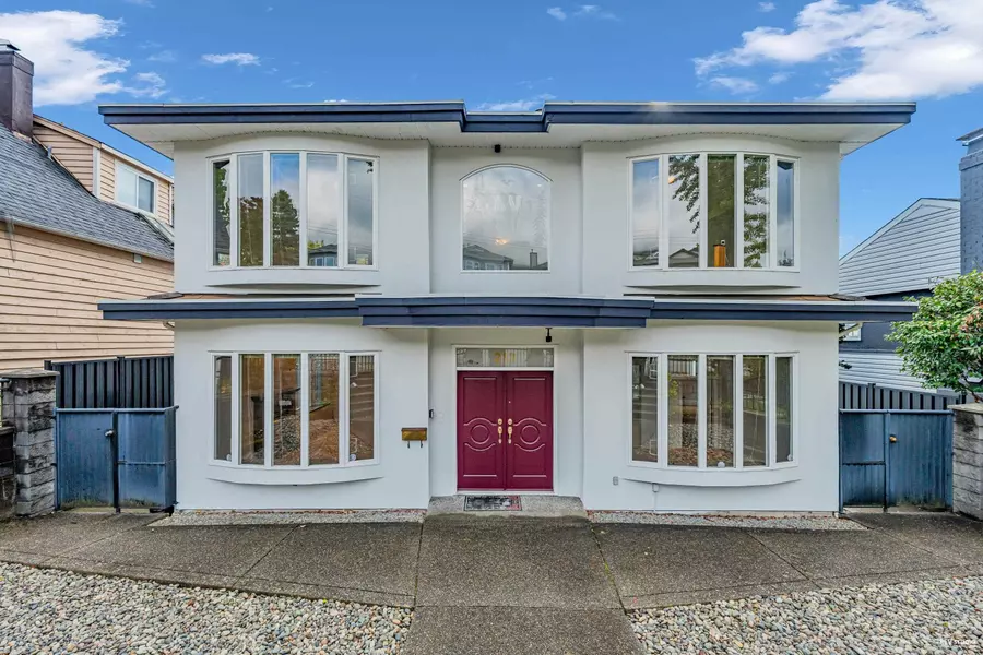 213 W 28th ST, North Vancouver, BC V7N 2H9