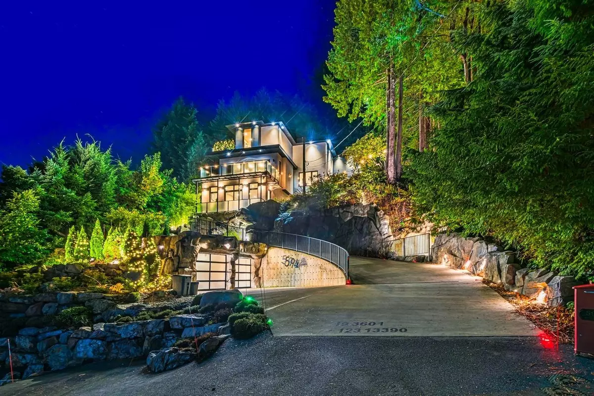 West Vancouver, BC V7S 1X2,594 Craigmohr DR
