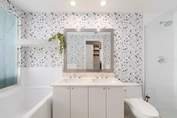 162 Victory Ship WAY #804 North Vancouver, BC V7L 0B4