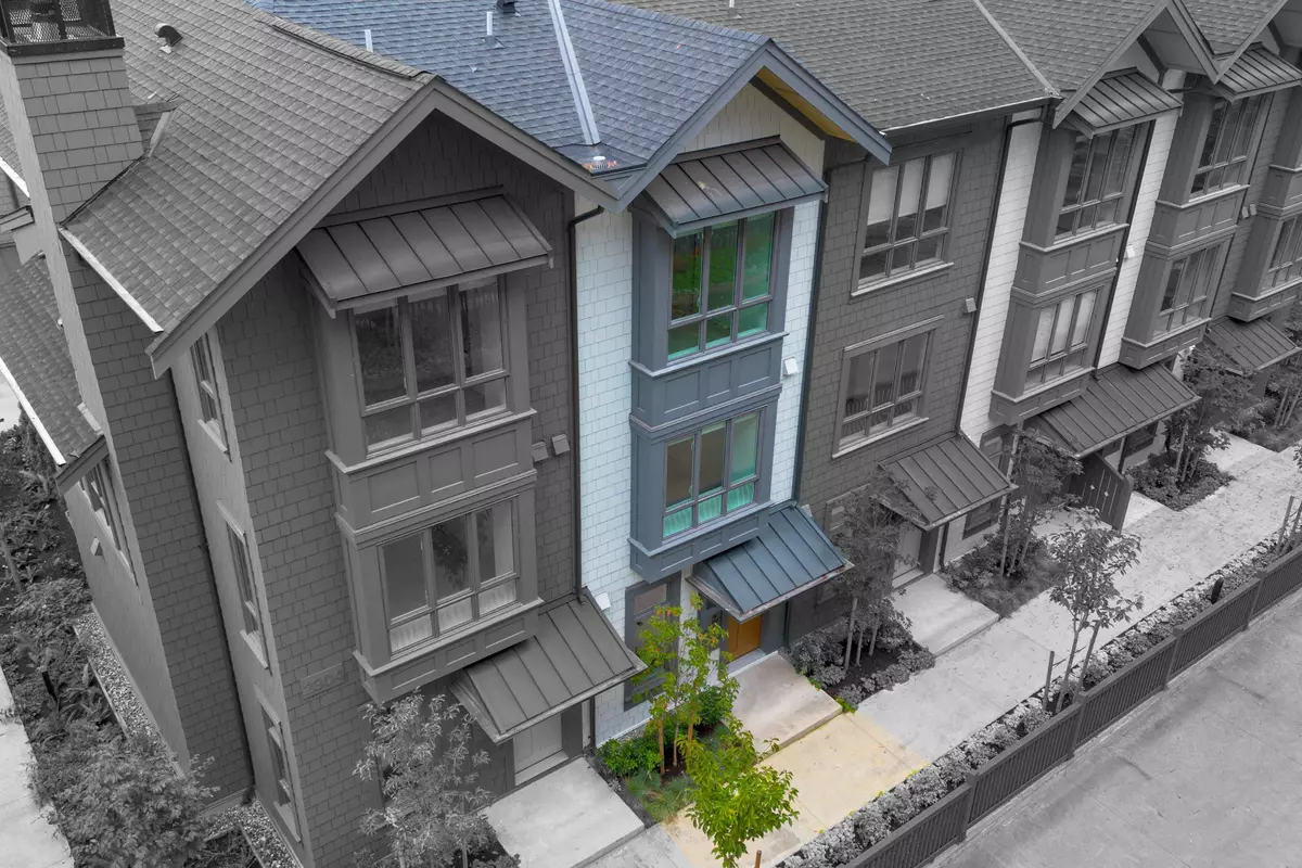 North Vancouver, BC V0V 0V0,2304 Emery CT #105