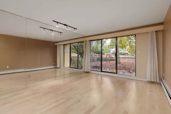 New Westminster, BC V3L 4L2,466 E Eighth AVE #211