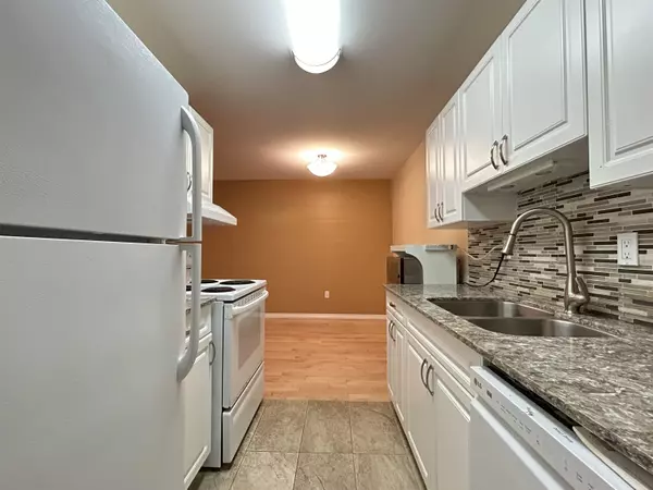 New Westminster, BC V3L 4L2,466 E Eighth AVE #211