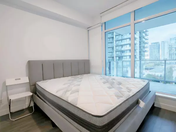 Burnaby, BC V5C 0M1,2311 Beta AVE #809