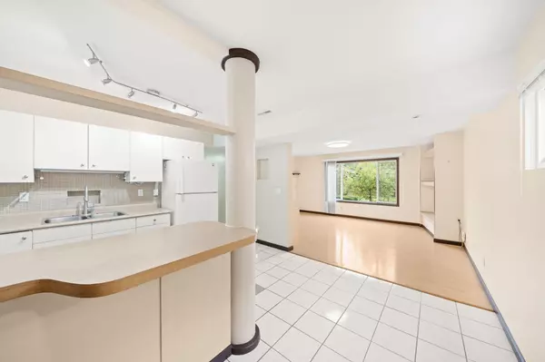 Surrey, BC V3T 1T3,12851 104 AVE