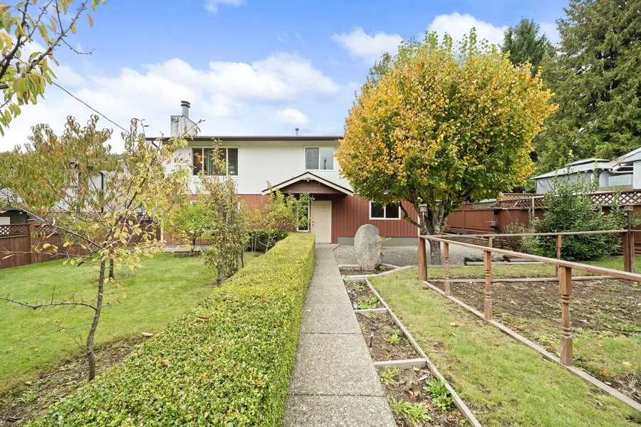 12851 104 AVE, Surrey, BC V3T 1T3